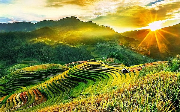 den yen bai mua da quy uong che tuyet shan xem mua xoe thai