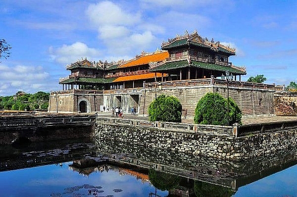 bien lang co hue noi mang ve dep nhu tranh thuy mac
