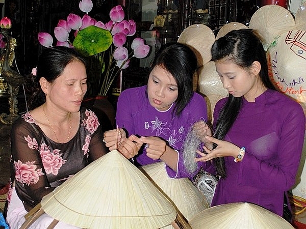 ra xu hue tham tinh tam kim co mua non la lam hoa giay