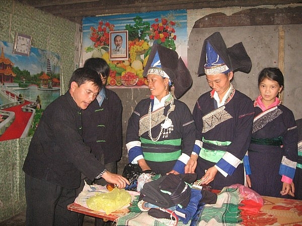 Độc đáo tục cưới hỏi của người Pa Dí ở Lào Cai doc dao tuc cuoi hoi cua nguoi pa di o lao cai