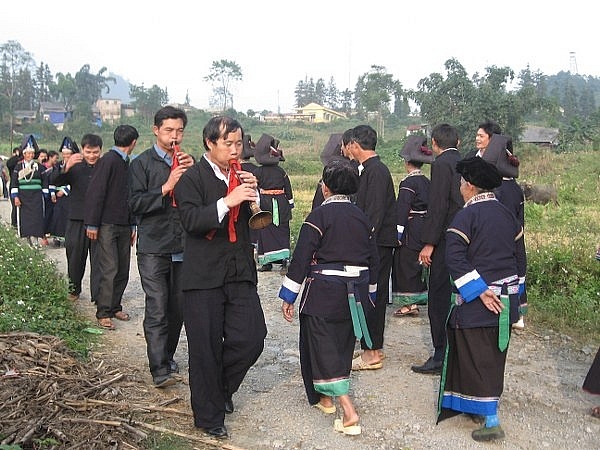 Độc đáo tục cưới hỏi của người Pa Dí ở Lào Cai doc dao tuc cuoi hoi cua nguoi pa di o lao cai