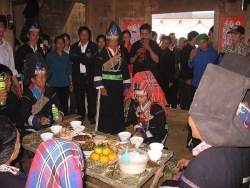 kham pha phong tuc cuoi hoi doc dao cua nguoi bhnong o quang nam