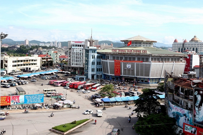 chiem nguong ve dep cua bai bien tru tinh tra co quang ninh