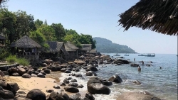 Chiêm ngưỡng vẻ đẹp của bãi biển trữ tình Trà Cổ (Quảng Ninh)
