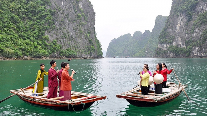 kham pha bao tang noi tren vinh ha long