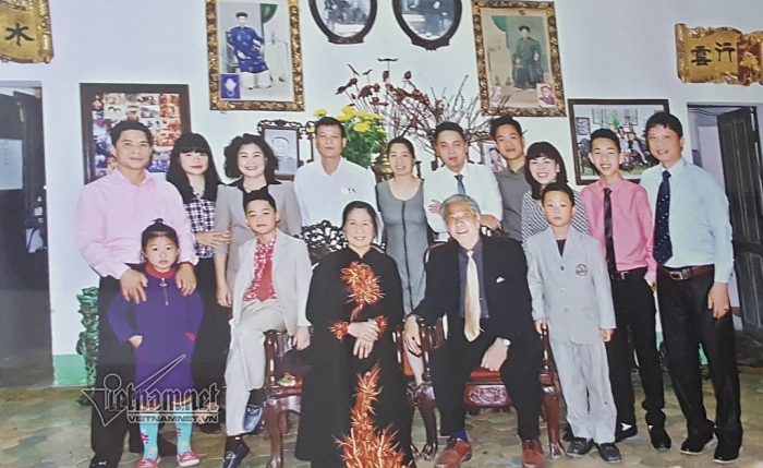 chuyen tinh ong chu lo gom bat trang va nguoi dep pho co