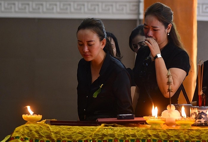 nhieu nghe si viet khoc khi vieng nguoi mau ha noi qua doi o tuoi 37