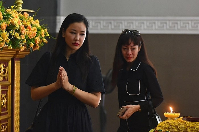 nhieu nghe si viet khoc khi vieng nguoi mau ha noi qua doi o tuoi 37