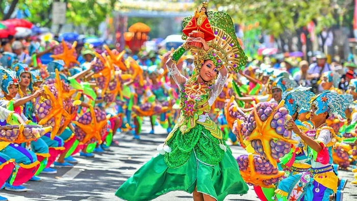 canaval ha long chao don du khach dip nghi le 304