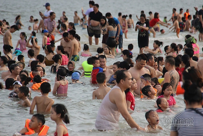 nhung bai bien dong nghit du khach dot nghi le 304 152019