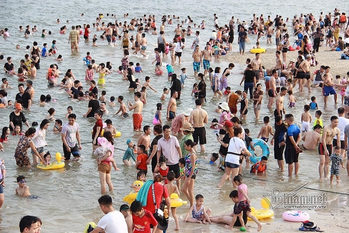 nhung bai bien dong nghit du khach dot nghi le 304 152019