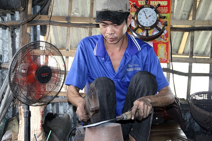 kien giang nguoi tho ren cuoi cung tren vung dat u minh thuong