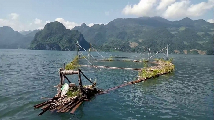 dia danh nao duoc nhac den trong bai tho tay tien