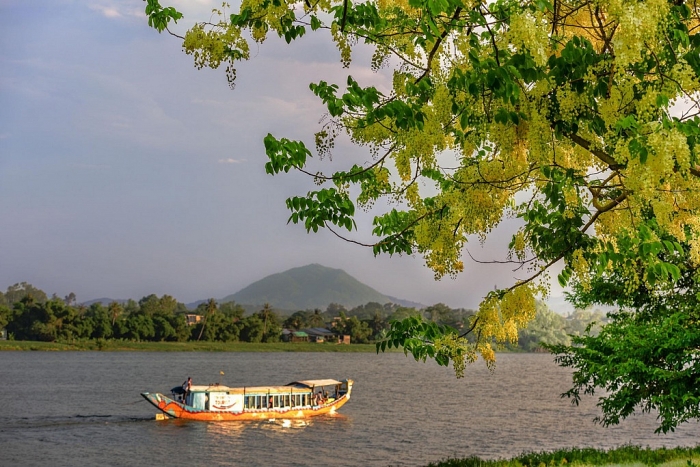 hue rop troi sac hoa nhung ngay dau ha