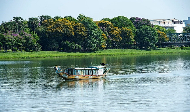 hue rop troi sac hoa nhung ngay dau ha