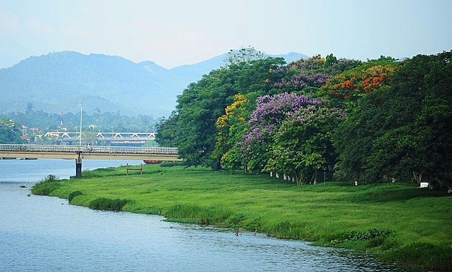 hue rop troi sac hoa nhung ngay dau ha