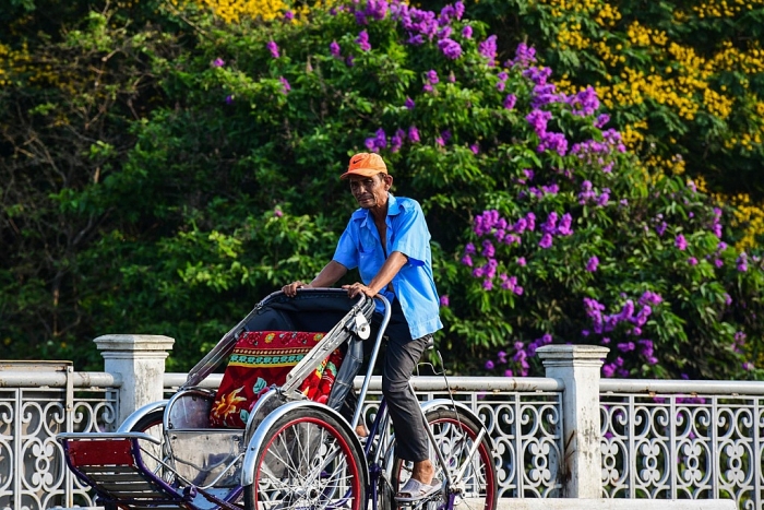 hue rop troi sac hoa nhung ngay dau ha