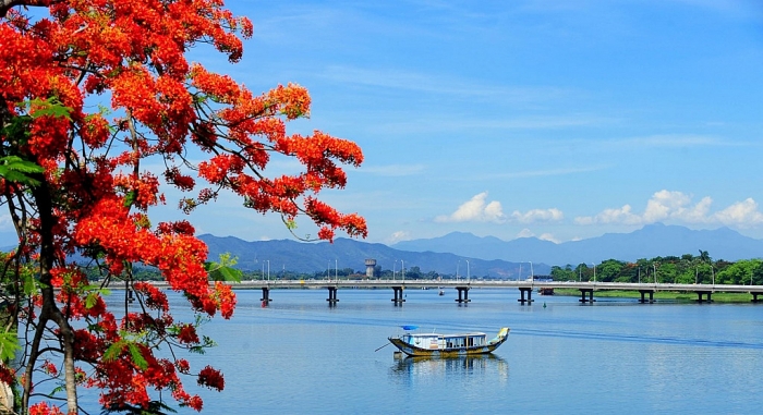 hue rop troi sac hoa nhung ngay dau ha