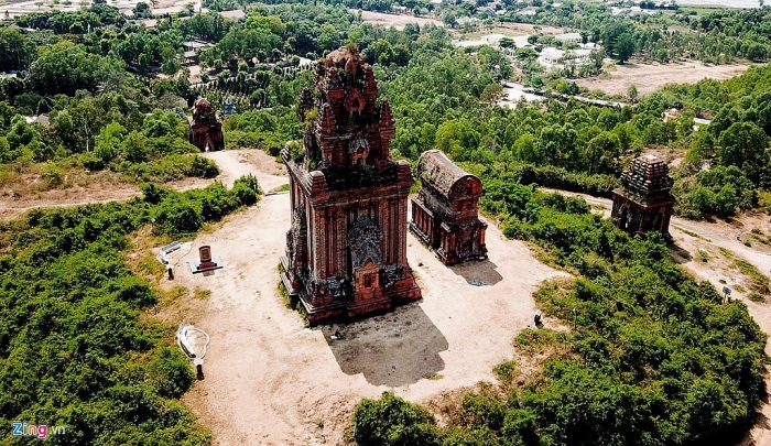 thap co nghin nam o mien dat vo troi van