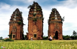 Tháp cổ nghìn năm ở miền "đất Võ, trời Văn"