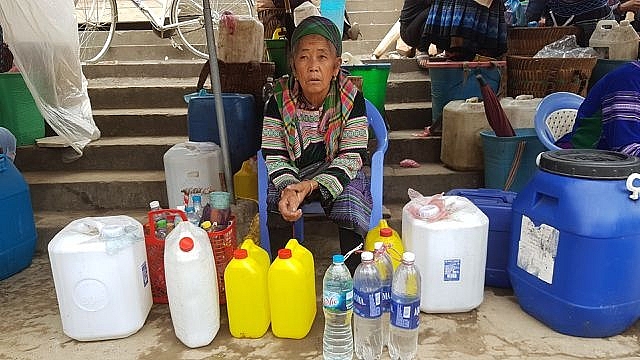 net nguyen so mang dam ban sac dan toc o phien cho lon nhat tay bac