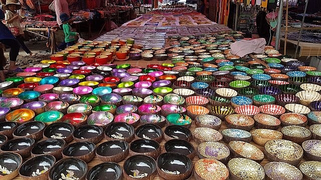 net nguyen so mang dam ban sac dan toc o phien cho lon nhat tay bac