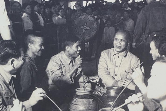 anh hung nup la nguoi dan toc nao