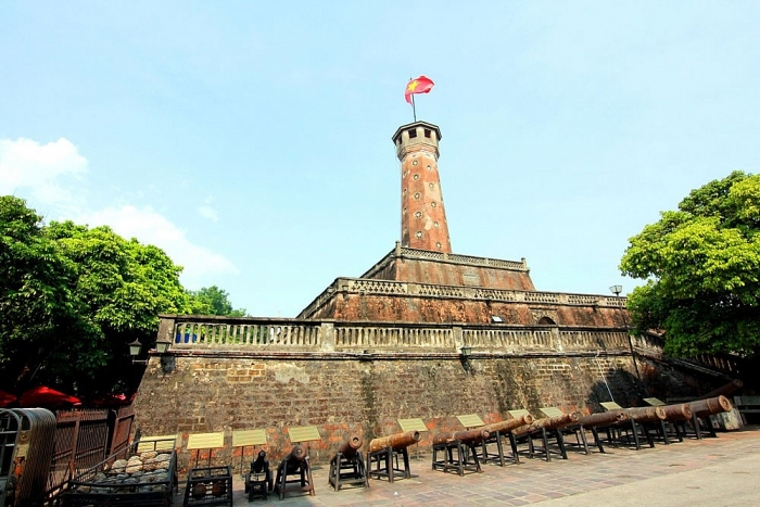 cot co ha noi duoc xay dung thoi vua nao