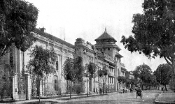 Trường nào ở Việt Nam từng là đại học duy nhất ở Đông Dương?