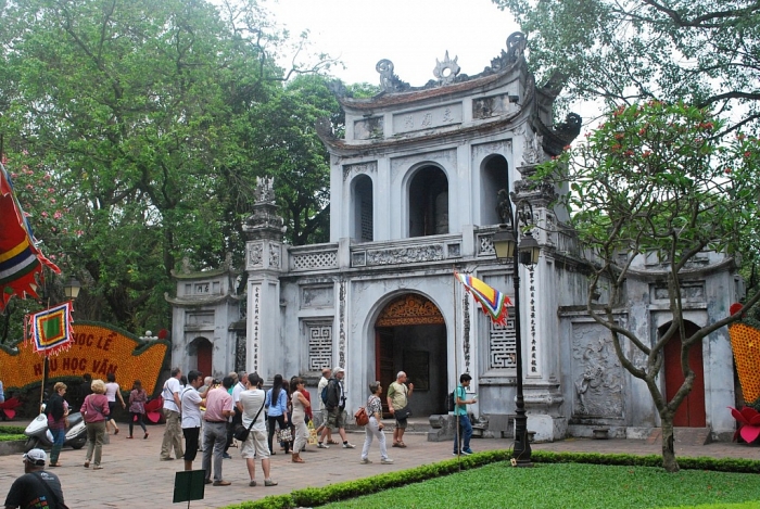 bia tien si tai van mieu quoc tu giam duoc xay dung tu khi nao
