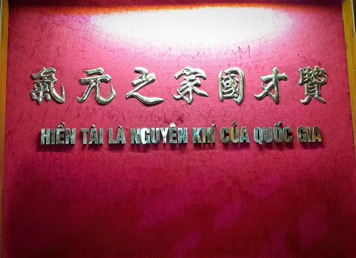 bia tien si tai van mieu quoc tu giam duoc xay dung tu khi nao