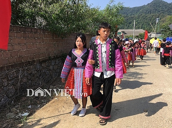 ruc ro sac mau tai ngay hoi hai qua 2019 o moc chau