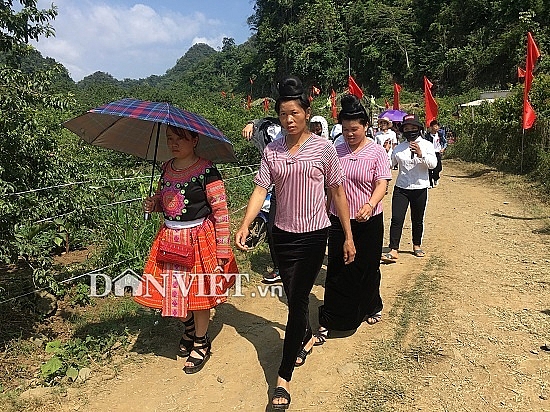 ruc ro sac mau tai ngay hoi hai qua 2019 o moc chau