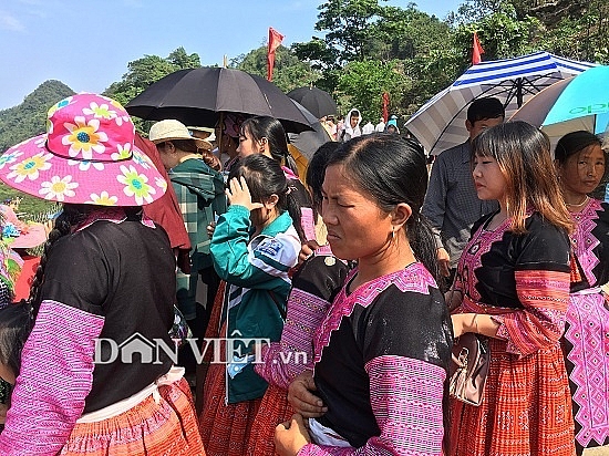 ruc ro sac mau tai ngay hoi hai qua 2019 o moc chau
