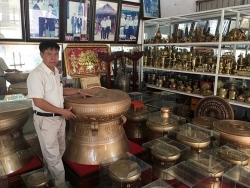 doi den ban dem di cho bien thien cam muc con bung tanh tach
