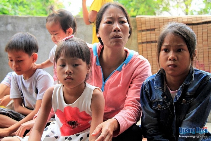 noi nhieu dan ong di bien tu nan de lai song nuoc mo coi