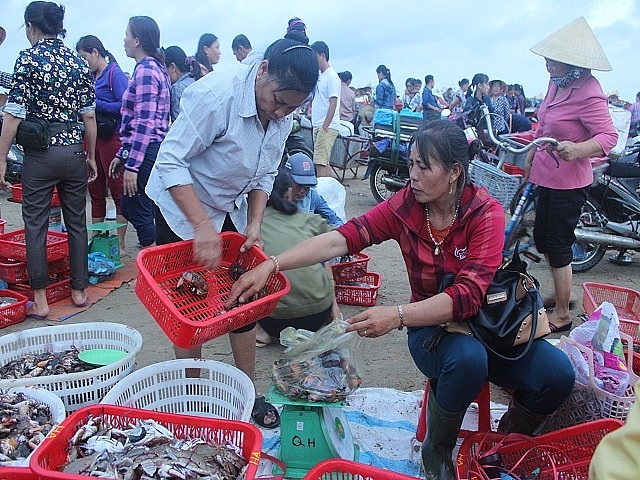 doi den ban dem di cho bien thien cam muc con bung tanh tach