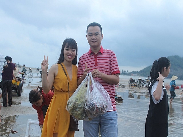 doi den ban dem di cho bien thien cam muc con bung tanh tach