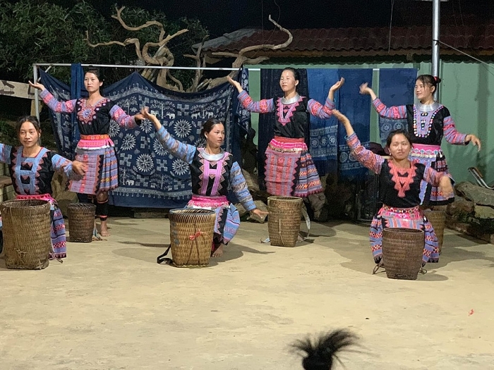 pa co mai chau voi nhieu trai nghiem cho ca gia dinh ban dip he nay