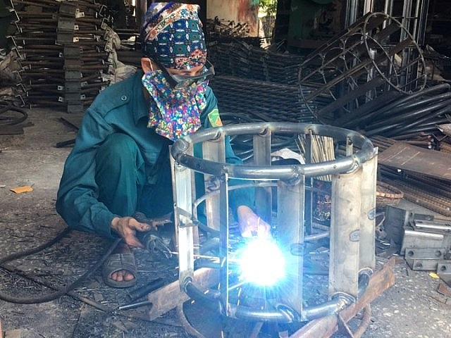 thanh hoa nang 40 do c dan ba lang ren van dap de ben bep lua
