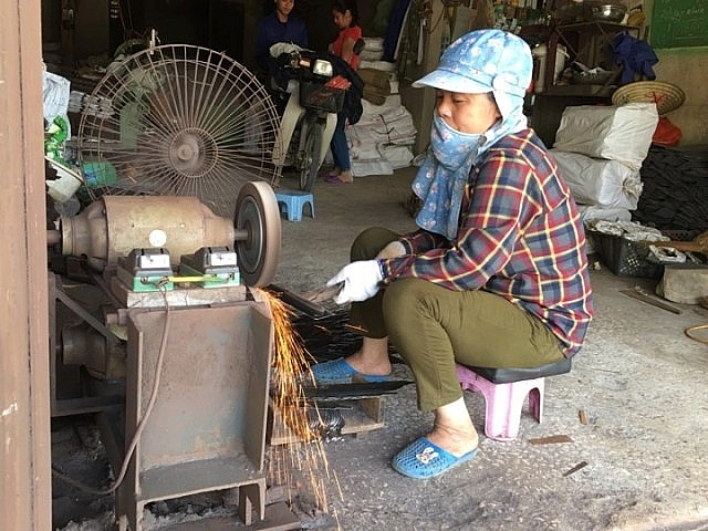 thanh hoa nang 40 do c dan ba lang ren van dap de ben bep lua