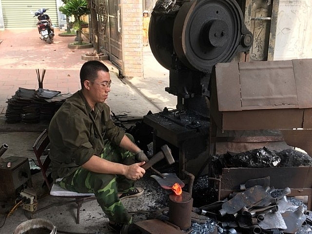 thanh hoa nang 40 do c dan ba lang ren van dap de ben bep lua