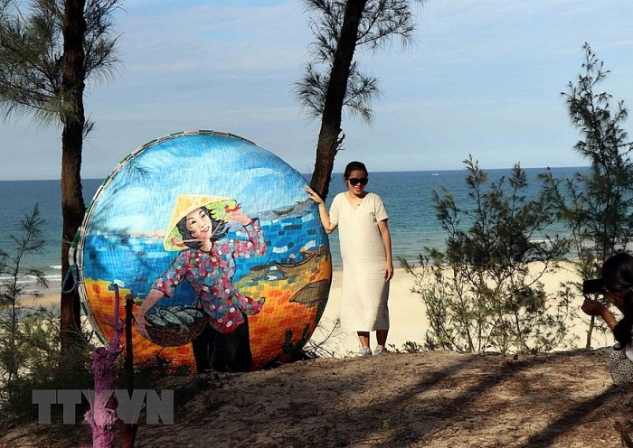 doc dao con duong thuyen thung cua lang chai bich hoa tam thanh