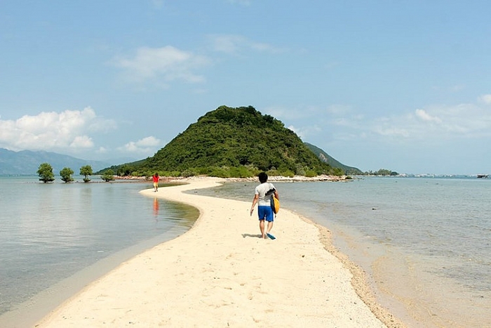 6 diem den thu hut gioi tre cua khanh hoa