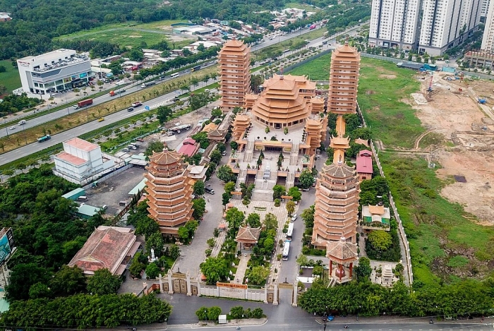 ngoi chua o sai gon giu 4 ky luc viet nam