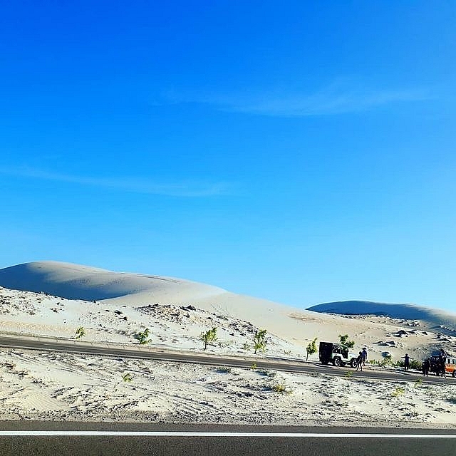 kham pha bau trang noi duoc menh danh la sa mac sahara o viet nam