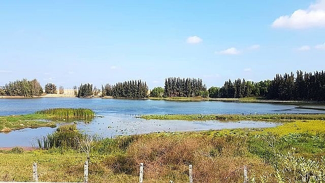 kham pha bau trang noi duoc menh danh la sa mac sahara o viet nam