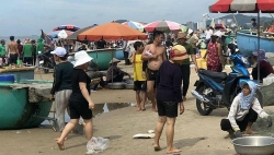 cho nau an nhech nhac tren bai bien vung tau
