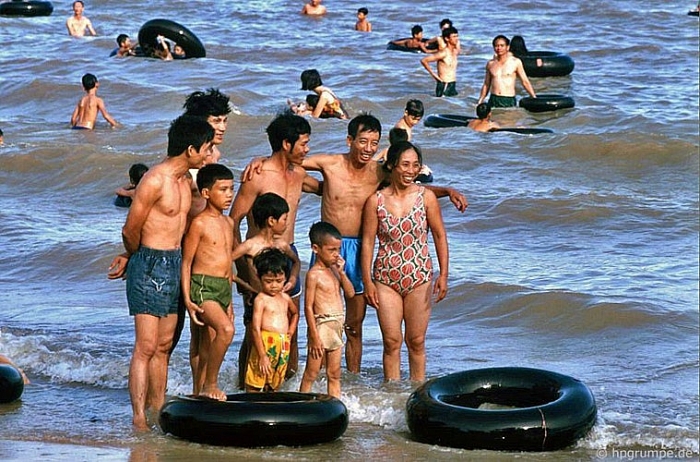 mot ha long hoan toan khac la nhung nam dau thap nien 90