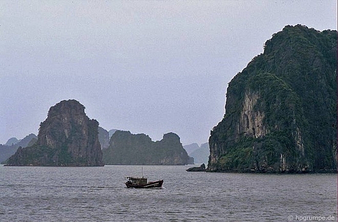 mot ha long hoan toan khac la nhung nam dau thap nien 90